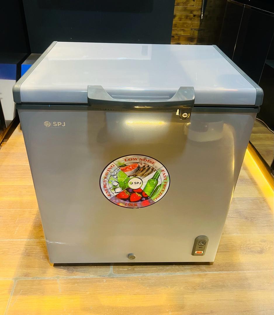 SPJ FREEZER 150L